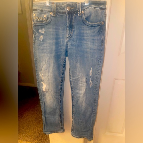 Miss Me Denim - Miss Me Boyfriend Capri Distressed Light Wash size 28‎